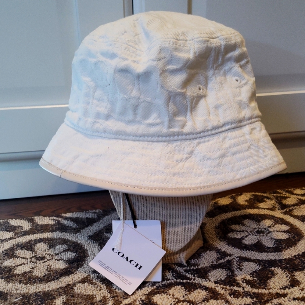 COACH bucket Hat